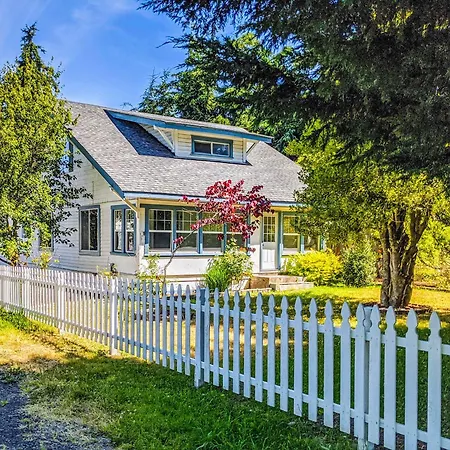 Sq The Farmhouse